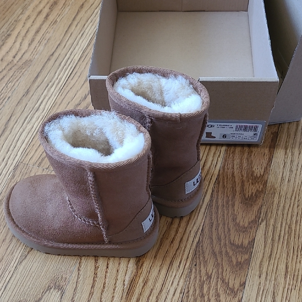UGG Kids Boots in Brown and Cream